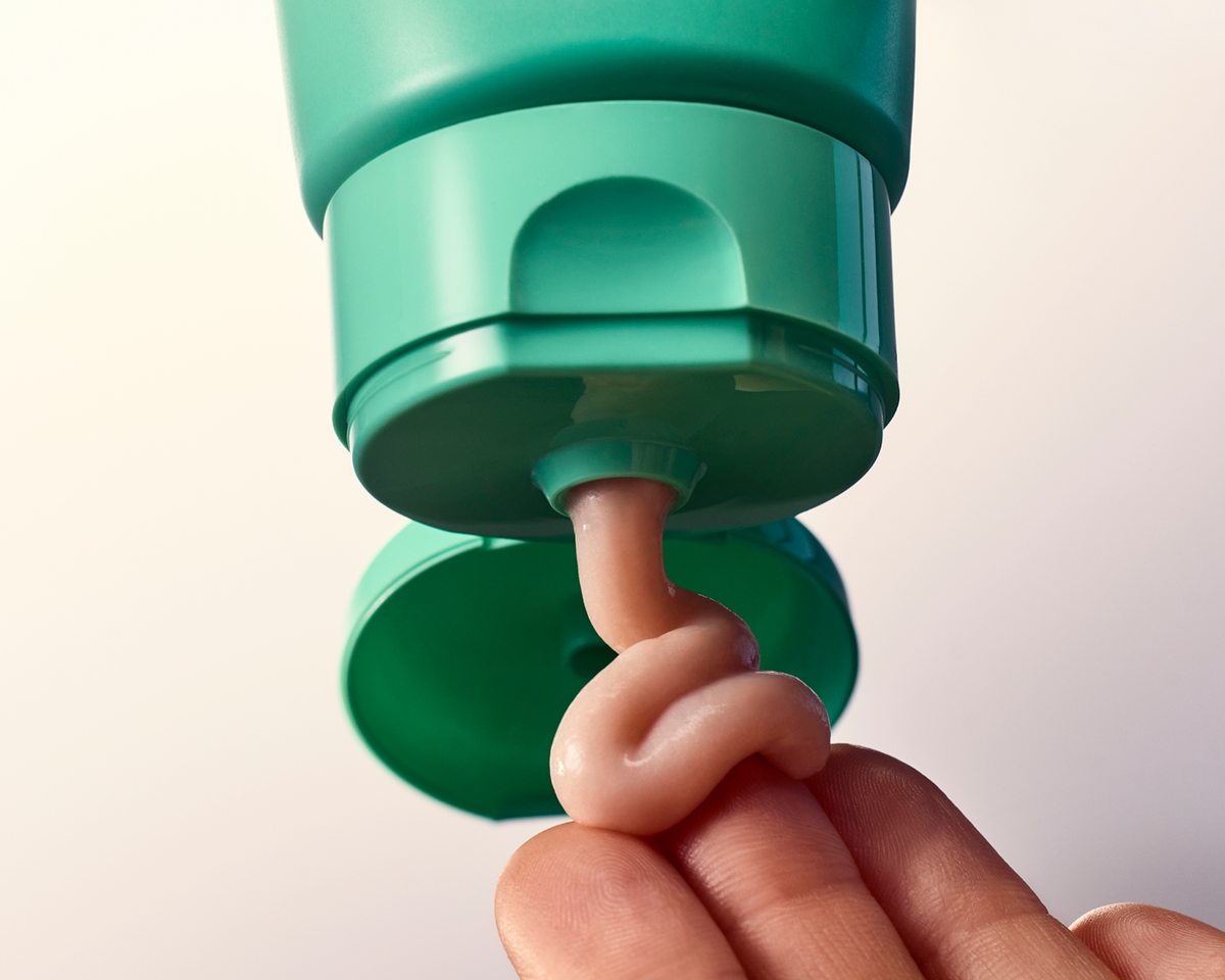 Azelaic Acid BHA/AHA Cleanser Action Image